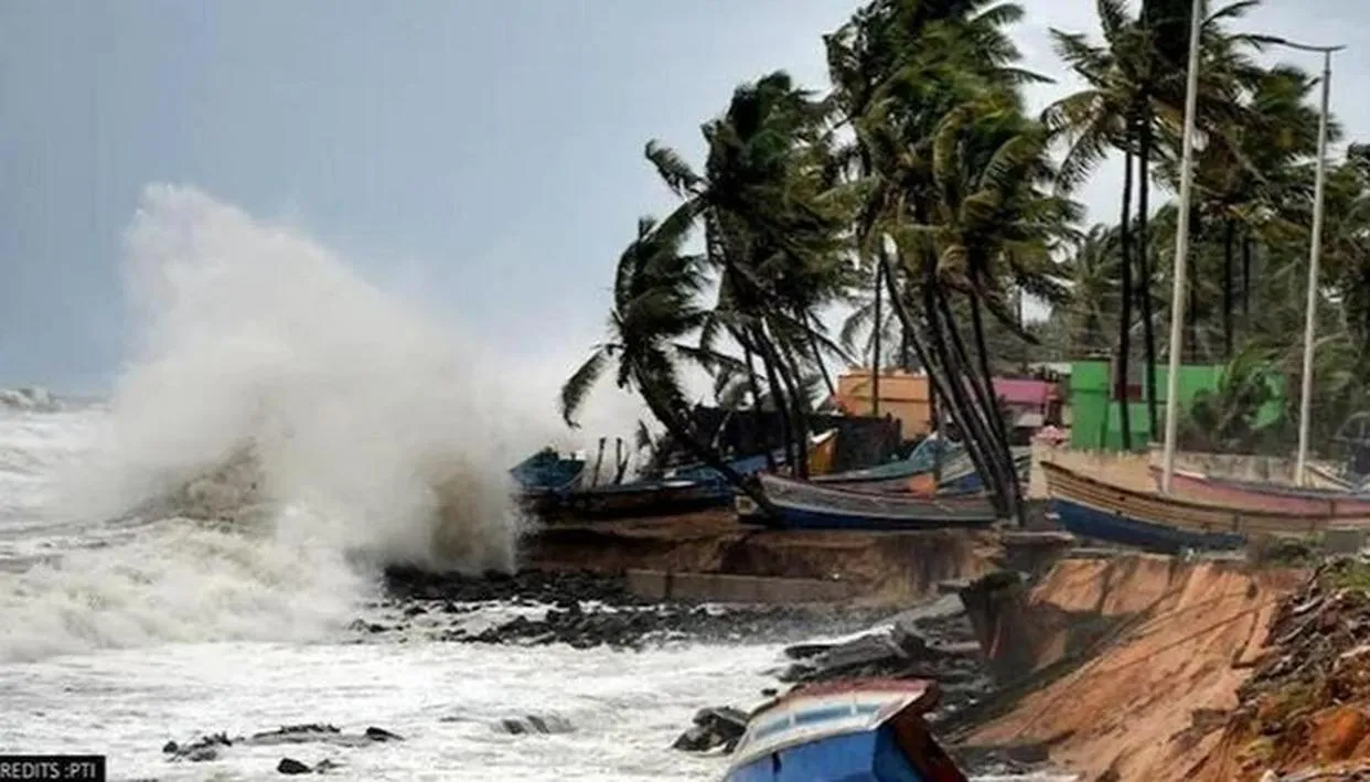 Cyclone Biparjoy : 24 વર્ષ પહેલા આ તોફાનોએ ભારતમાં તબાહી મચાવી છે,આ ચક્રવાતે લગભગ 10,000 લોકોના જીવ લીધા હતા.